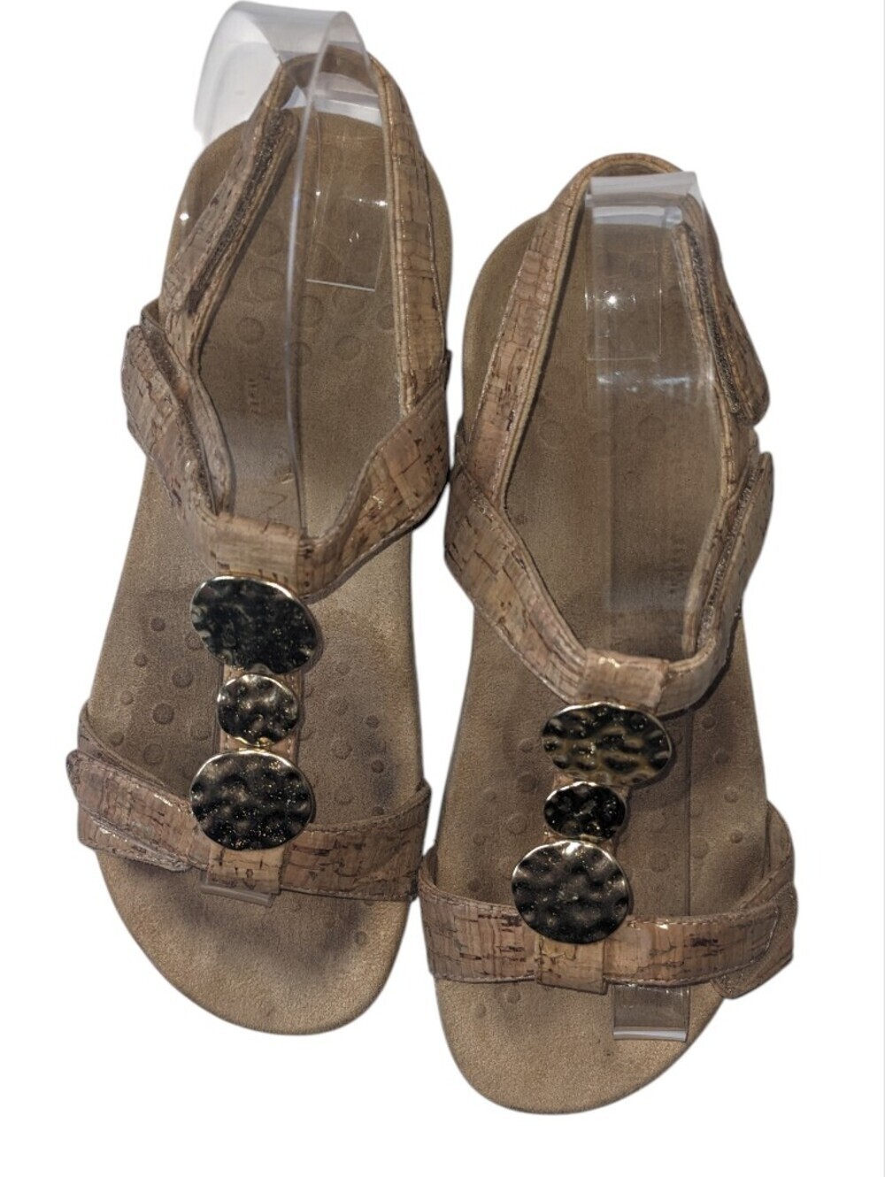 Vionic Tan Cork Slingback Sandals with Gold Discs Comfort Wear Size 6.5 Flaw - Picture 2 of 9